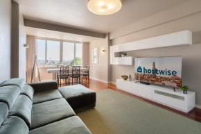 Roomy Stylish Flat with Balcony